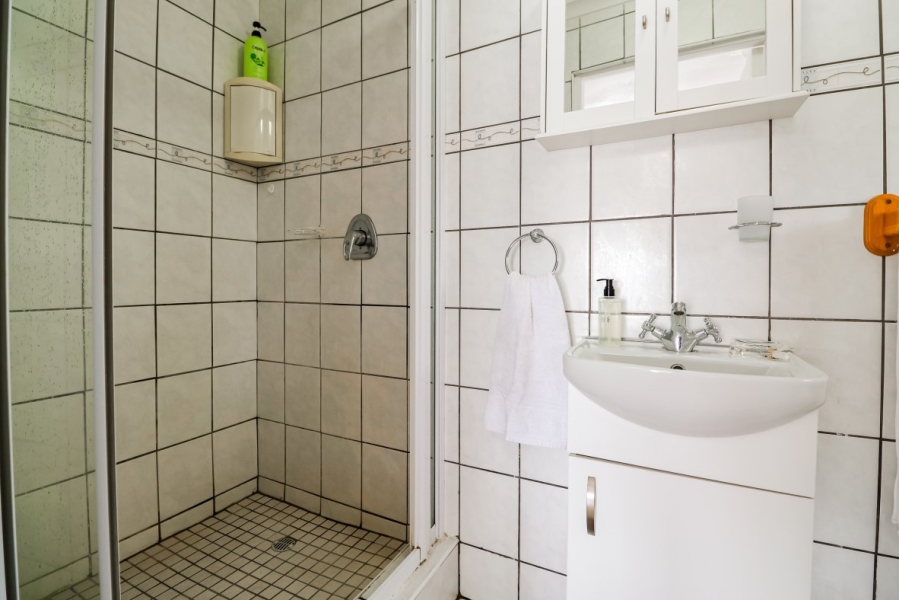 5 Bedroom Property for Sale in Paradise Western Cape